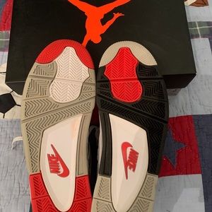 Jordan 4 What The size 9.5